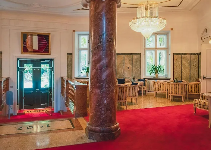 Grand Bellevue - Adults Only